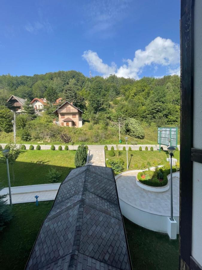 Falling Star Apartman Brzeće Exterior foto